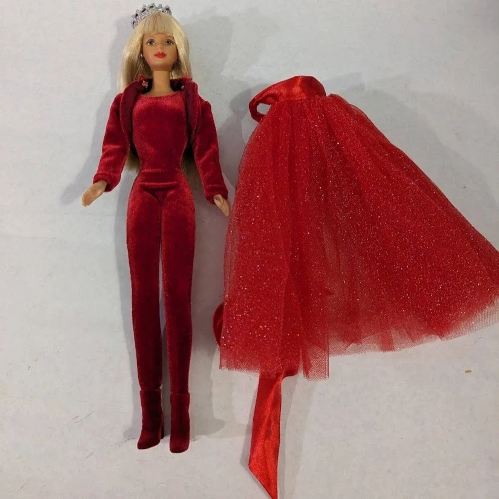 Vintage Very Velvet Barbie 1998 Blond Red Mattell Sparkly Tull Overlay 20528